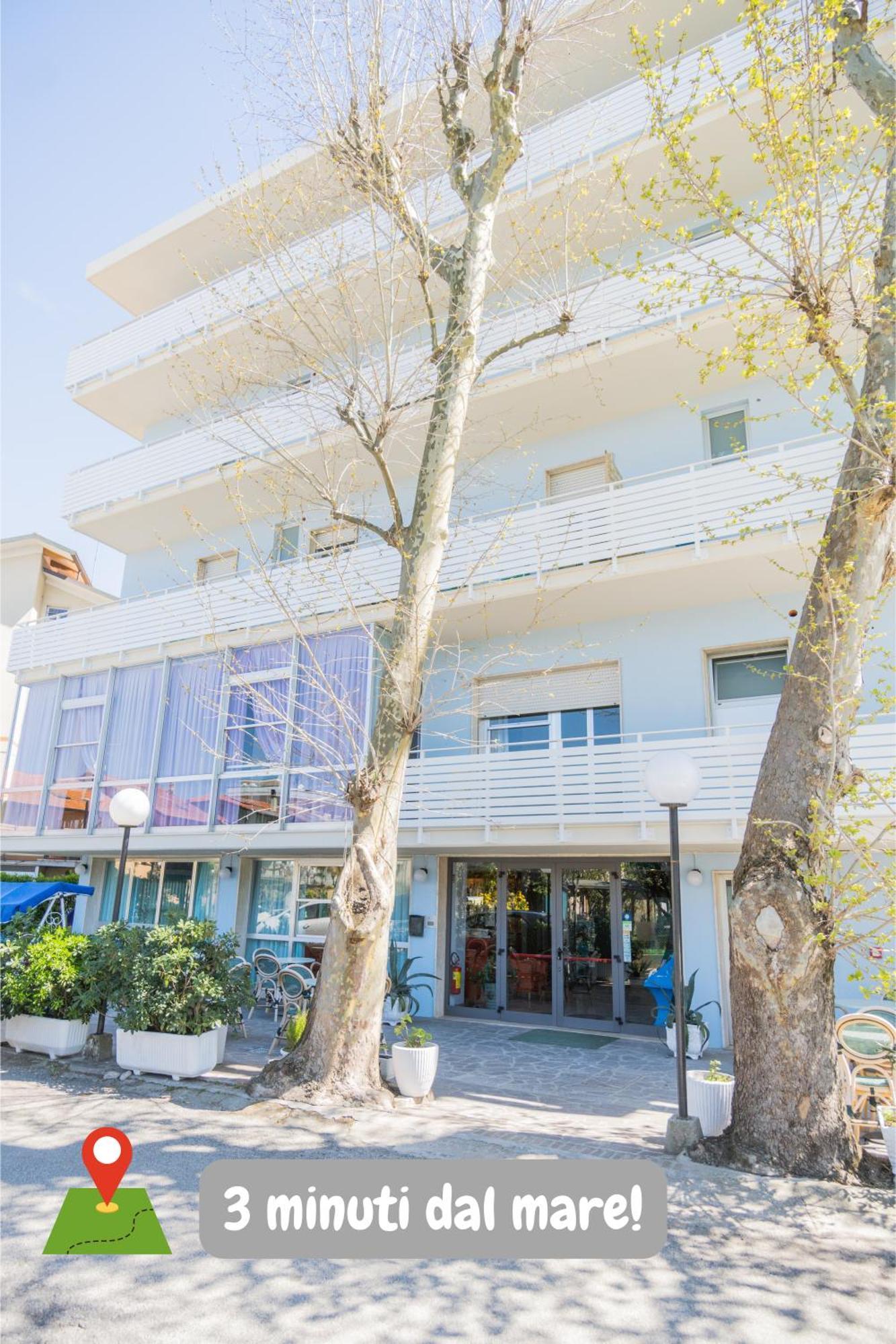 Hotel Mirage Белариа-Игеа Марина Екстериор снимка