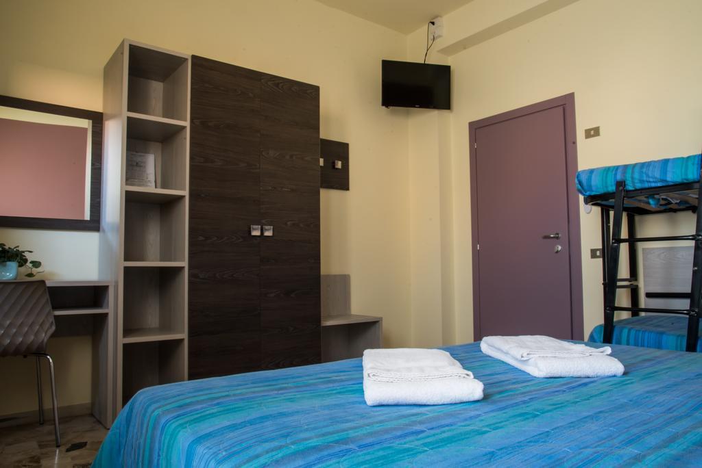 Hotel Mirage Белариа-Игеа Марина Екстериор снимка