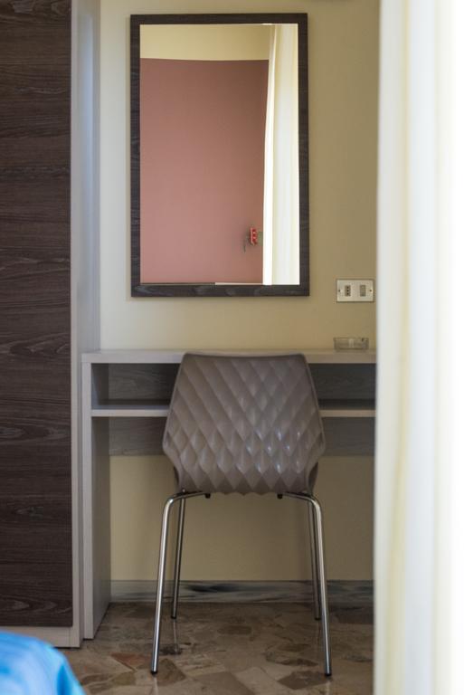 Hotel Mirage Белариа-Игеа Марина Екстериор снимка