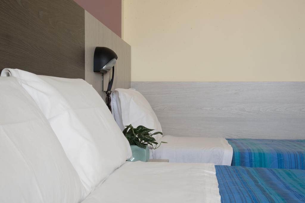 Hotel Mirage Белариа-Игеа Марина Екстериор снимка