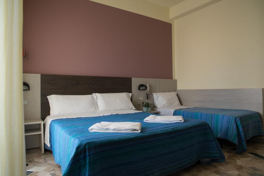 Hotel Mirage Белариа-Игеа Марина Екстериор снимка
