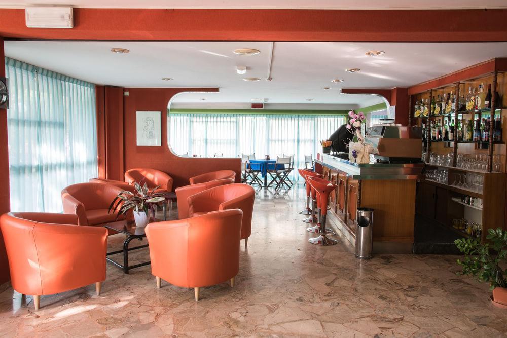 Hotel Mirage Белариа-Игеа Марина Екстериор снимка