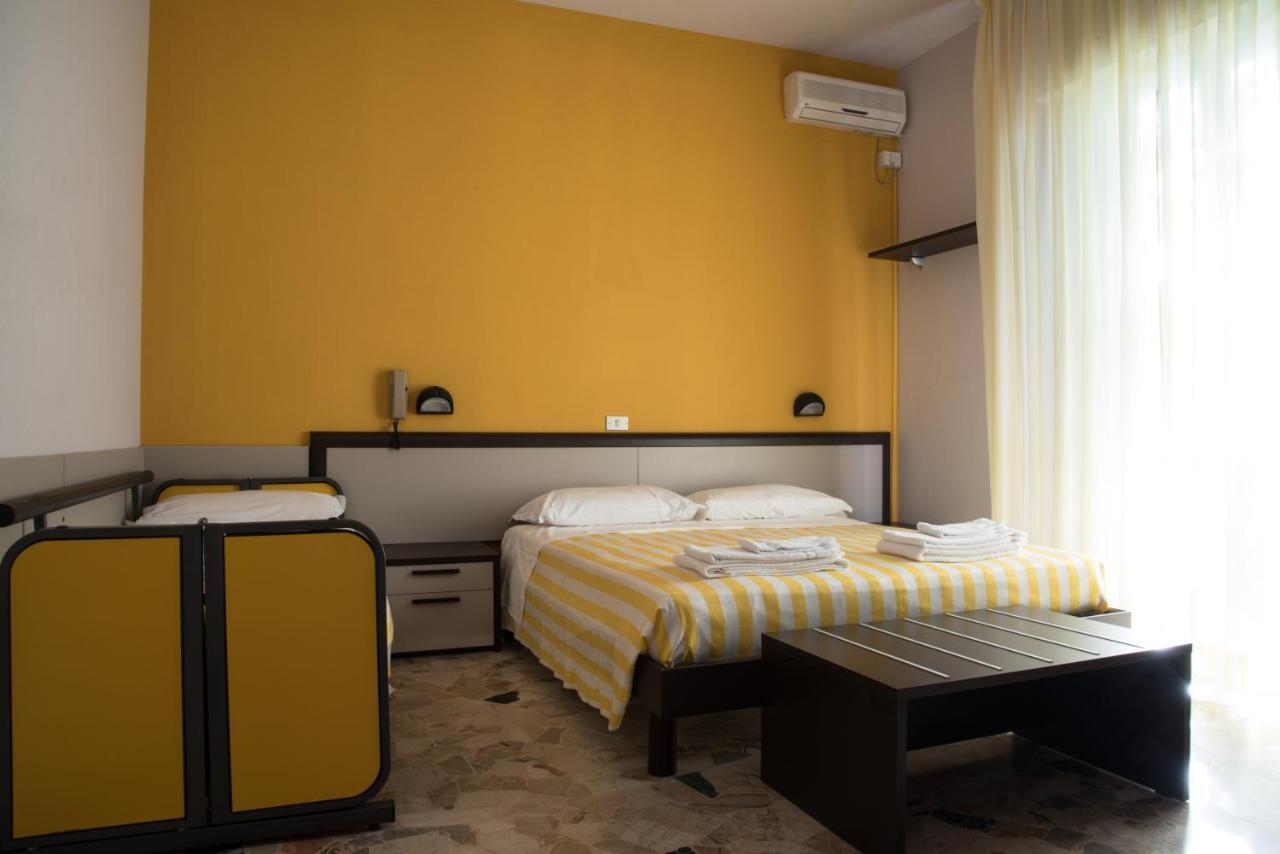 Hotel Mirage Белариа-Игеа Марина Стая снимка